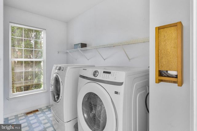 2 HAVEN LN, Burlington, NJ 08016