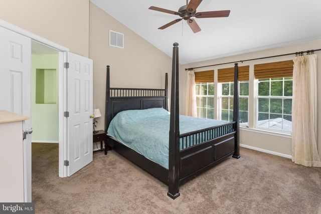 2 HAVEN LN, Burlington, NJ 08016