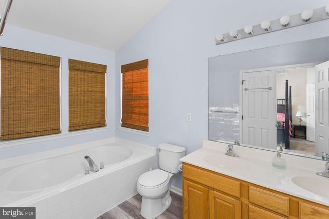 2 HAVEN LN, Burlington, NJ 08016