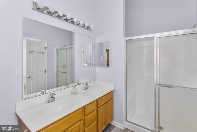 2 HAVEN LN, Burlington, NJ 08016