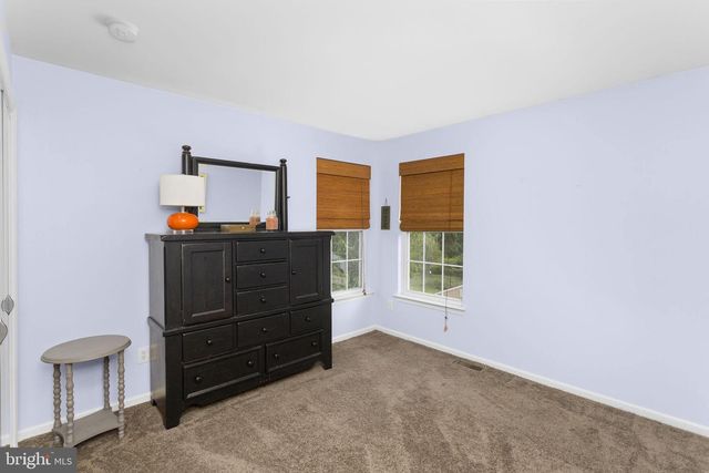 2 HAVEN LN, Burlington, NJ 08016