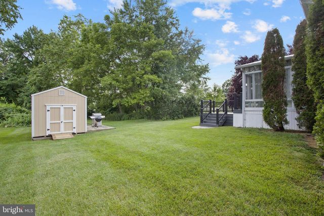 2 HAVEN LN, Burlington, NJ 08016