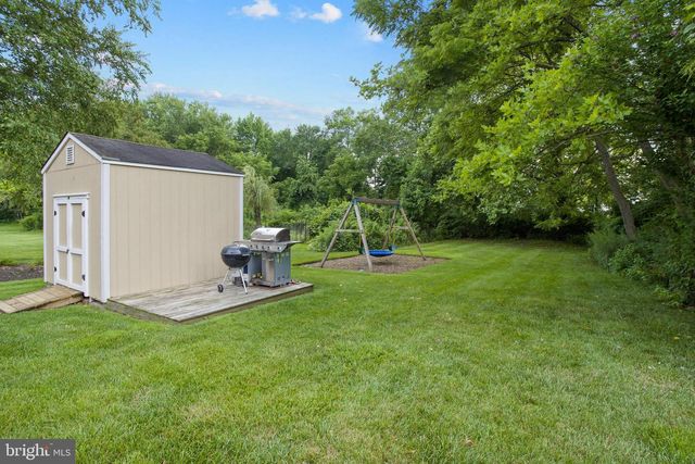 2 HAVEN LN, Burlington, NJ 08016