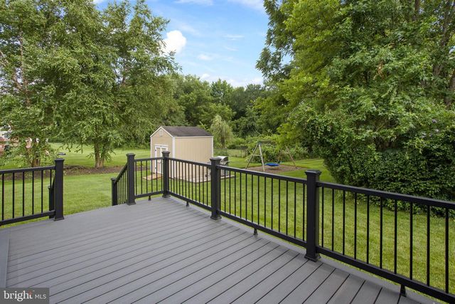 2 HAVEN LN, Burlington, NJ 08016