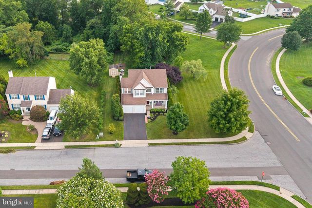 2 HAVEN LN, Burlington, NJ 08016