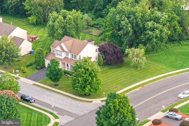 2 HAVEN LN, Burlington, NJ 08016