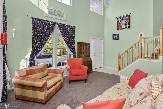 2 HAVEN LN, Burlington, NJ 08016