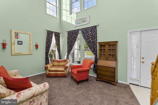 2 HAVEN LN, Burlington, NJ 08016