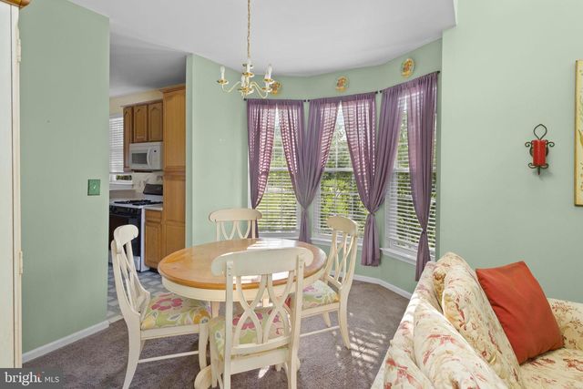 2 HAVEN LN, Burlington, NJ 08016