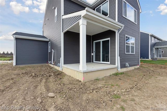 52105 Wellington Valley Drive, Macomb, MI 48042