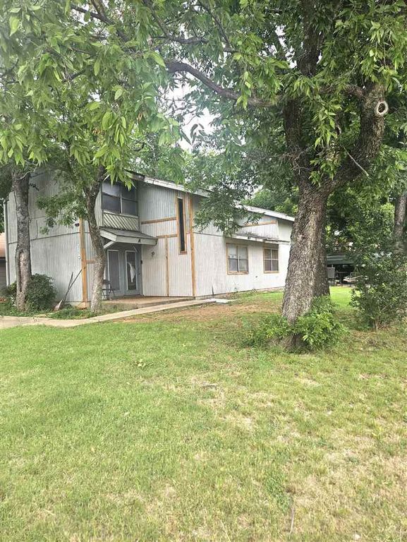 1201 NW Lake Ave, Lawton, OK 73507