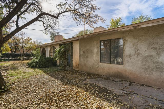 2241 San Ygnacio Road SW, Albuquerque, NM 87105