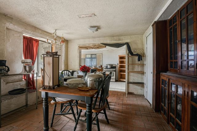 2241 San Ygnacio Road SW, Albuquerque, NM 87105