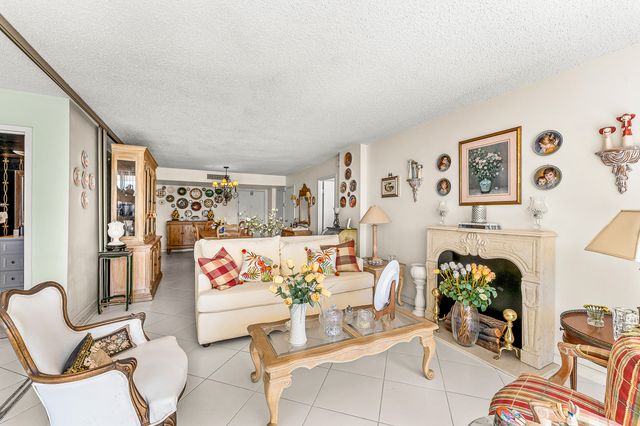 3546 S Ocean Boulevard 317, South Palm Beach, FL 33480