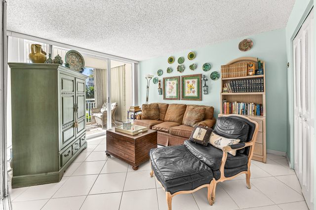 3546 S Ocean Boulevard 317, South Palm Beach, FL 33480
