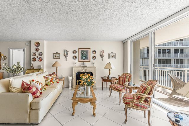 3546 S Ocean Boulevard 317, South Palm Beach, FL 33480