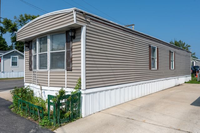 1300 W Branch Road, Northfield, IL 60093