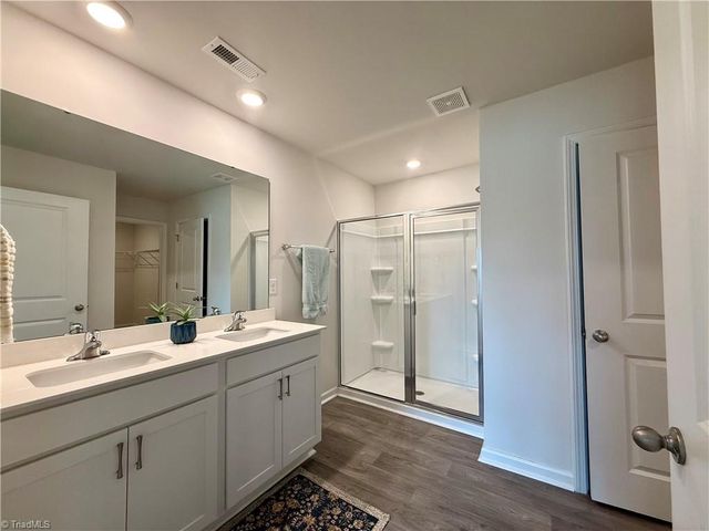202 Alamos Avenue, Lexington, NC 27295