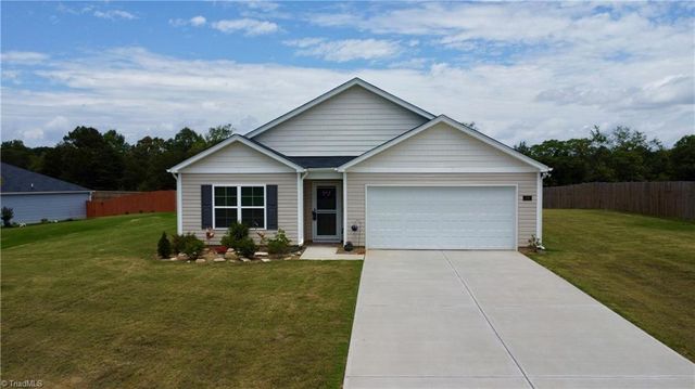 202 Alamos Avenue, Lexington, NC 27295