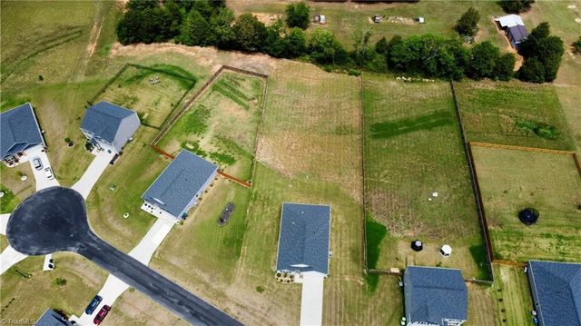 202 Alamos Avenue, Lexington, NC 27295