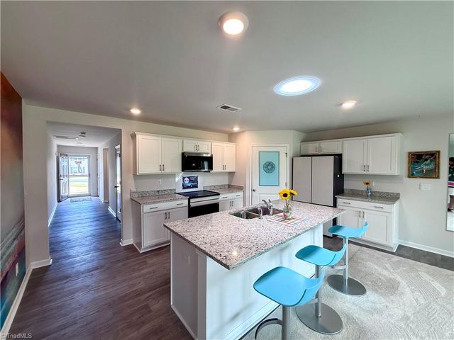 202 Alamos Avenue, Lexington, NC 27295