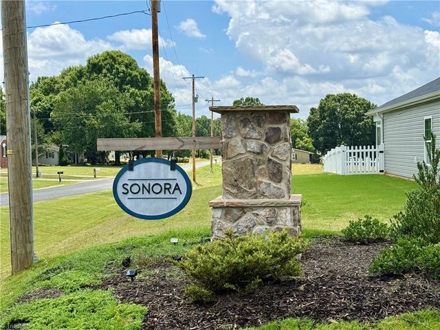 202 Alamos Avenue, Lexington, NC 27295
