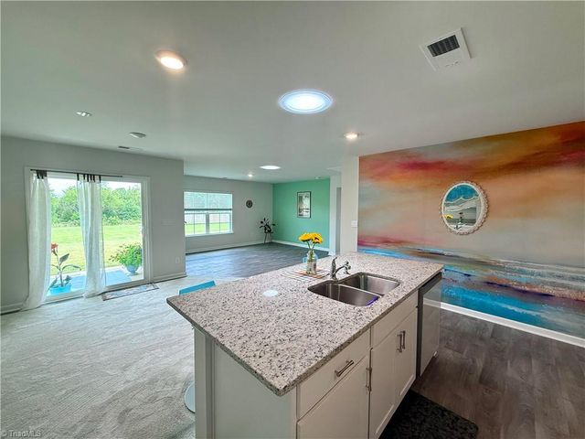 202 Alamos Avenue, Lexington, NC 27295