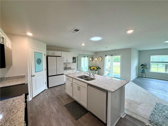 202 Alamos Avenue, Lexington, NC 27295