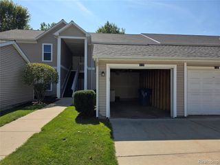 8130 Autumn Woods Trail, Ypsilanti, MI 48198