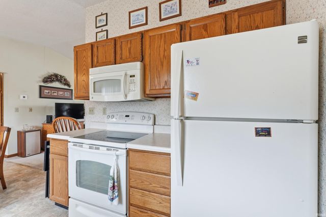 1554 E Kammerer Road, Kendallville, IN 46755