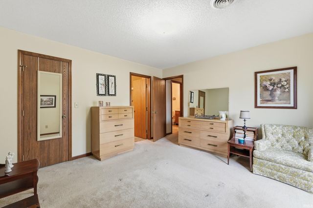 1554 E Kammerer Road, Kendallville, IN 46755