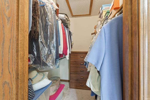 1554 E Kammerer Road, Kendallville, IN 46755