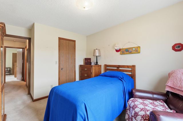 1554 E Kammerer Road, Kendallville, IN 46755