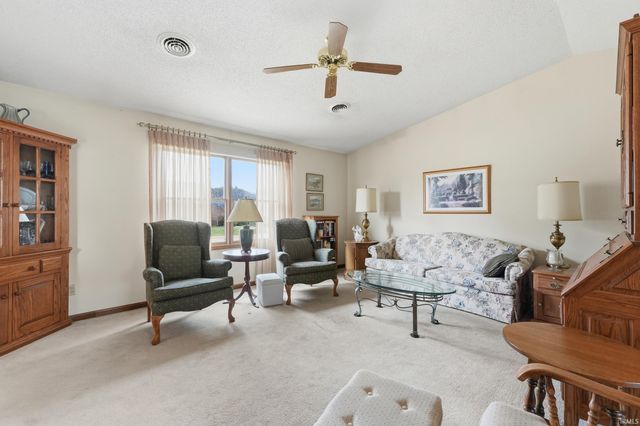 1554 E Kammerer Road, Kendallville, IN 46755