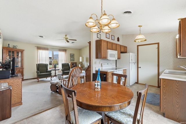 1554 E Kammerer Road, Kendallville, IN 46755