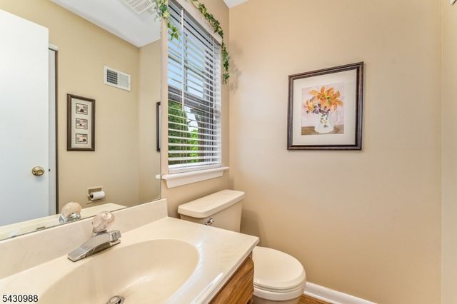 6 Wood Duck Ct, Allamuchy Twp., NJ 07840