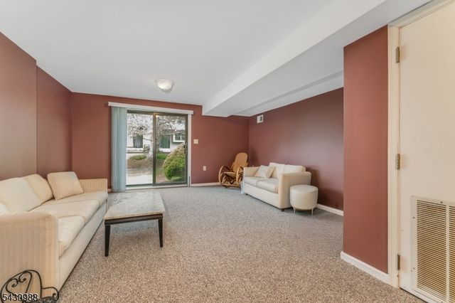 6 Wood Duck Ct, Allamuchy Twp., NJ 07840