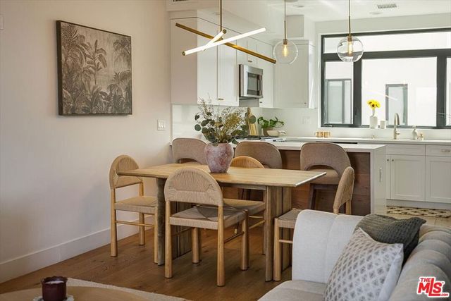 11310 Victory Boulevard, North Hollywood, CA 91606