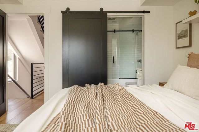 11310 Victory Boulevard, North Hollywood, CA 91606