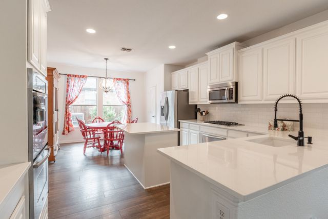 2909 Pioneer Drive, Melissa, TX 75454