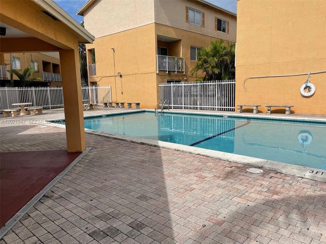6225 SW Kendale Lakes Cir 258, Miami, FL 33183