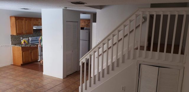6225 SW Kendale Lakes Cir 258, Miami, FL 33183