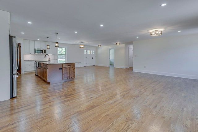 1041 Motlow School Road, Campobello, SC 29322
