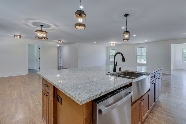 1041 Motlow School Road, Campobello, SC 29322