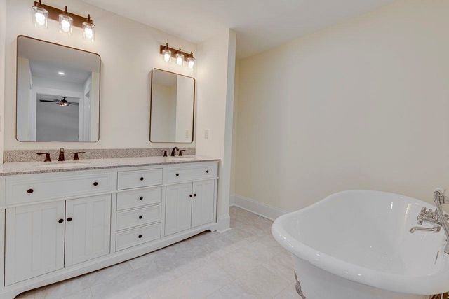 1041 Motlow School Road, Campobello, SC 29322