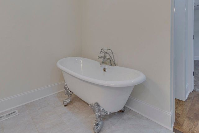 1041 Motlow School Road, Campobello, SC 29322