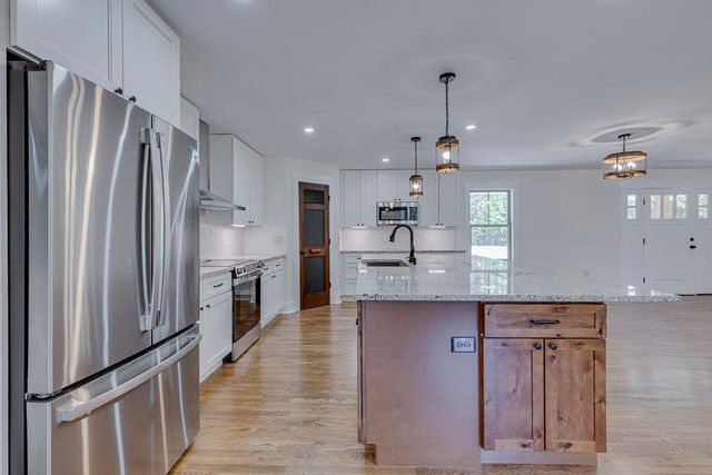 1041 Motlow School Road, Campobello, SC 29322