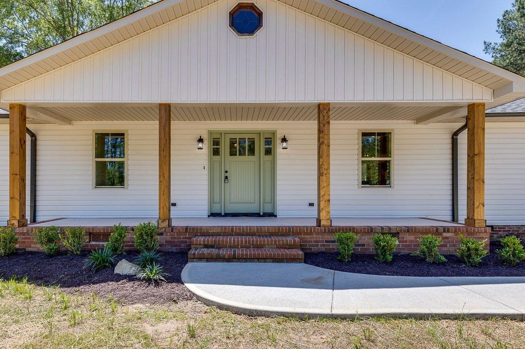 1041 Motlow School Road, Campobello, SC 29322