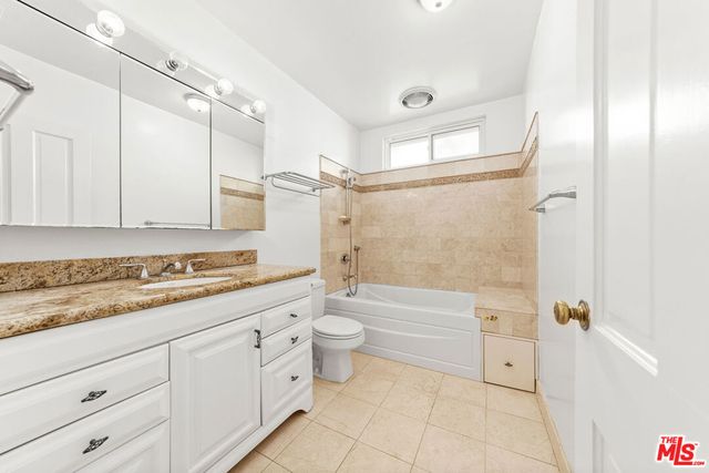 2825 Washington Avenue, Santa Monica, CA 90403