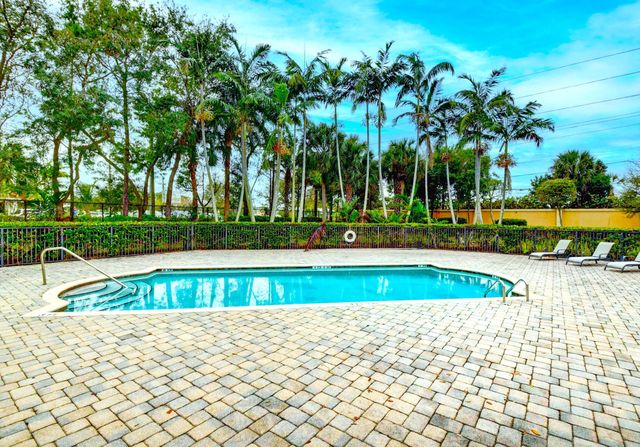 4305 Coventry Pointe Way, Lake Worth, FL 33461